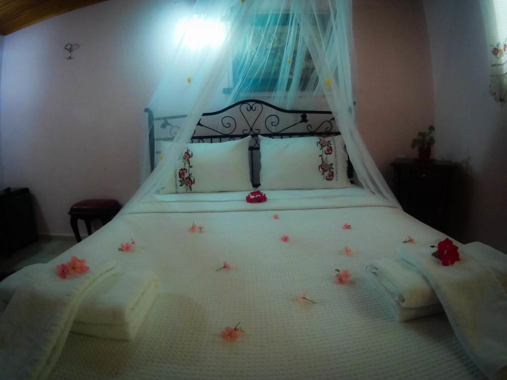 Antik Motel Alaçatı Esterno foto